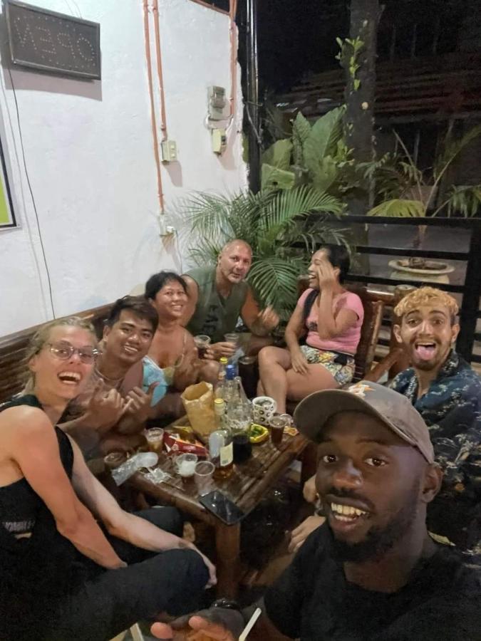 Cheri Backpackers Hostel Moalboal Exterior photo