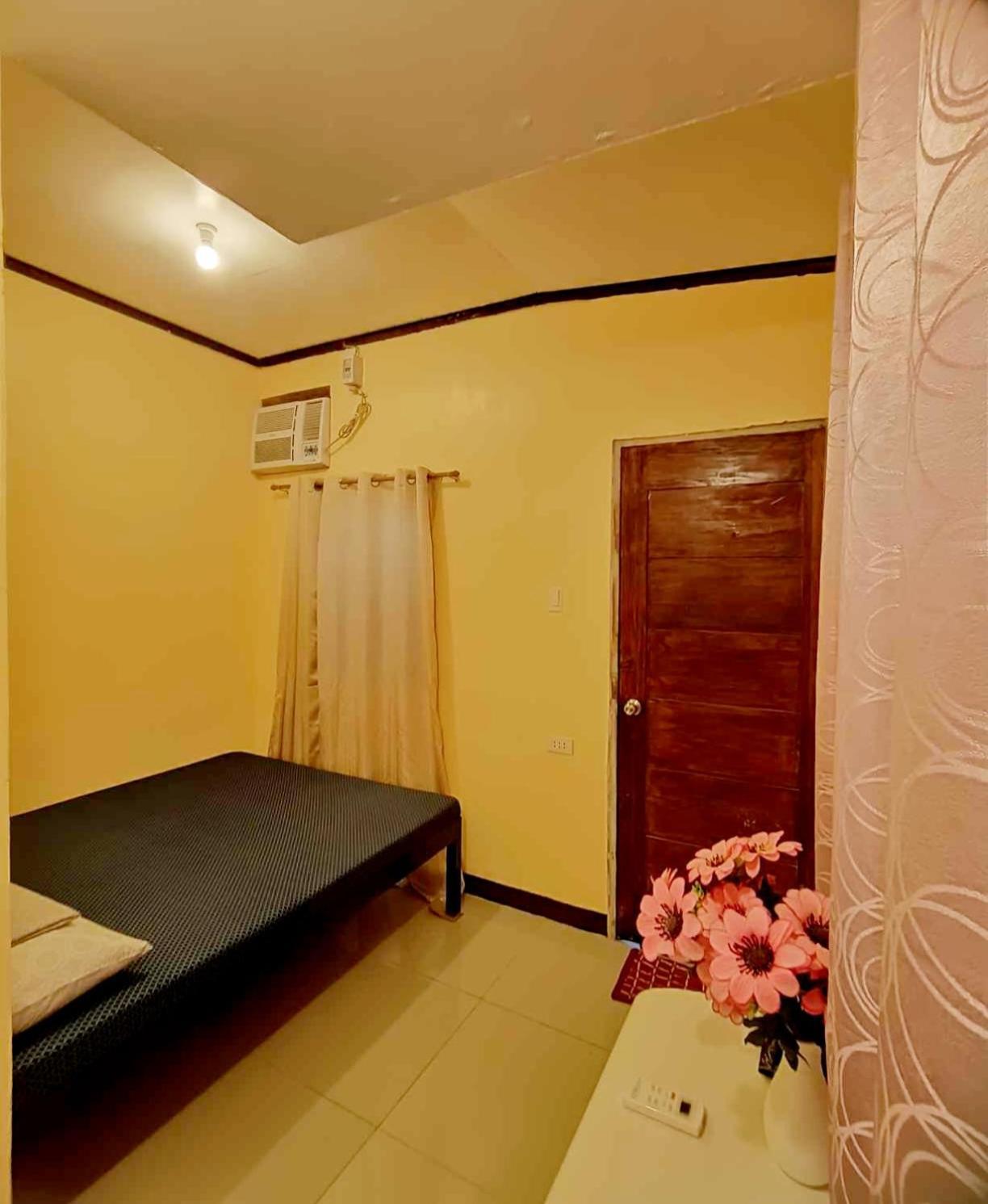 Cheri Backpackers Hostel Moalboal Exterior photo